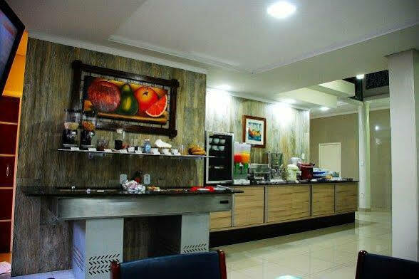 Santa Monica Palace Hotel โครุมบา ภายนอก รูปภาพ